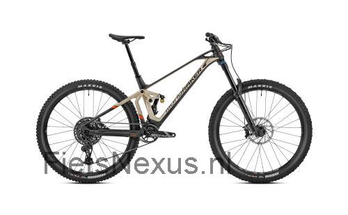 Mondraker Superfoxy Carbon R specificaties en beoordelingen